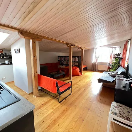 And Free Airport Transfer شقة